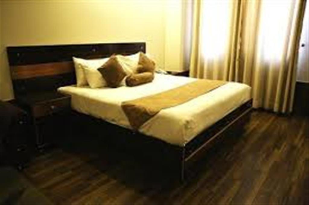 Hotel Marco Polo Lahore Extérieur photo