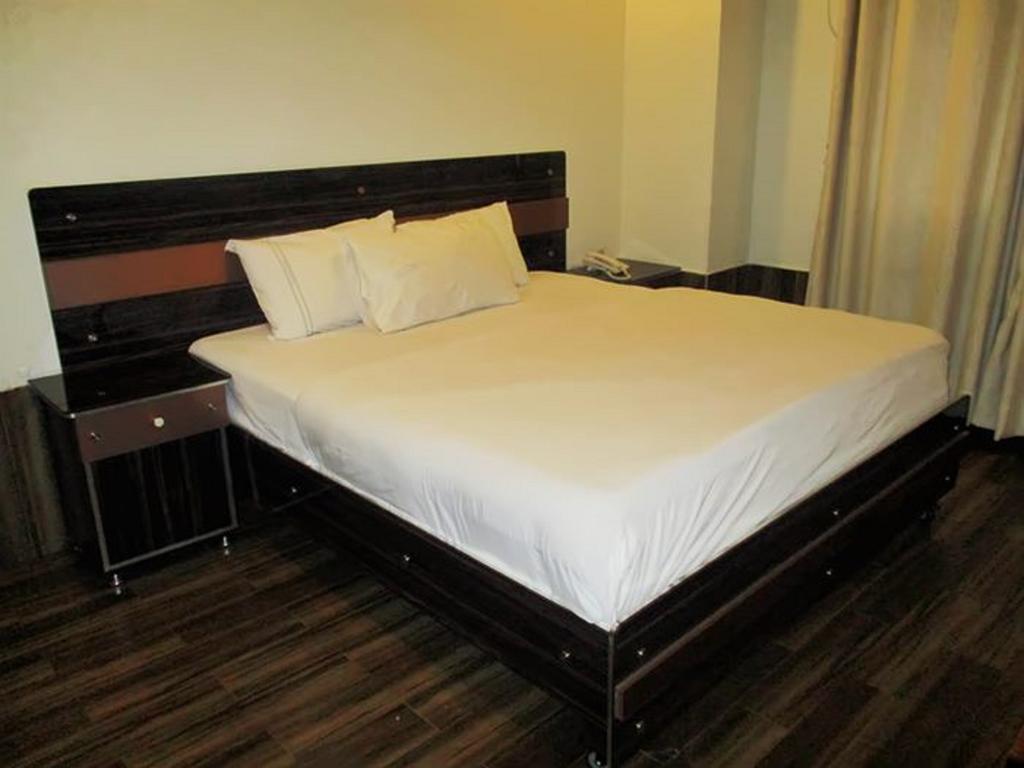 Hotel Marco Polo Lahore Extérieur photo